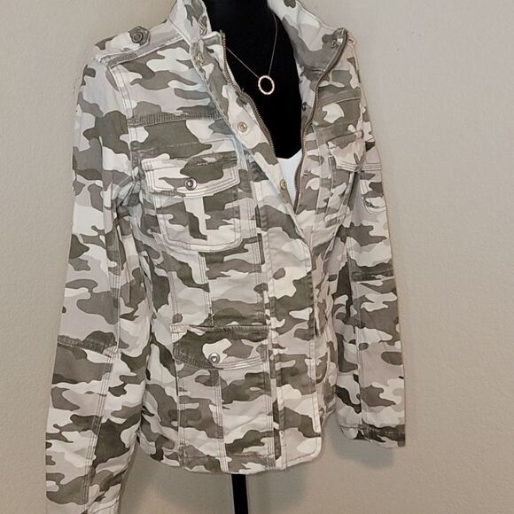 Kenzie Green Faded Camouflage Jacket - Picture 3 of 16